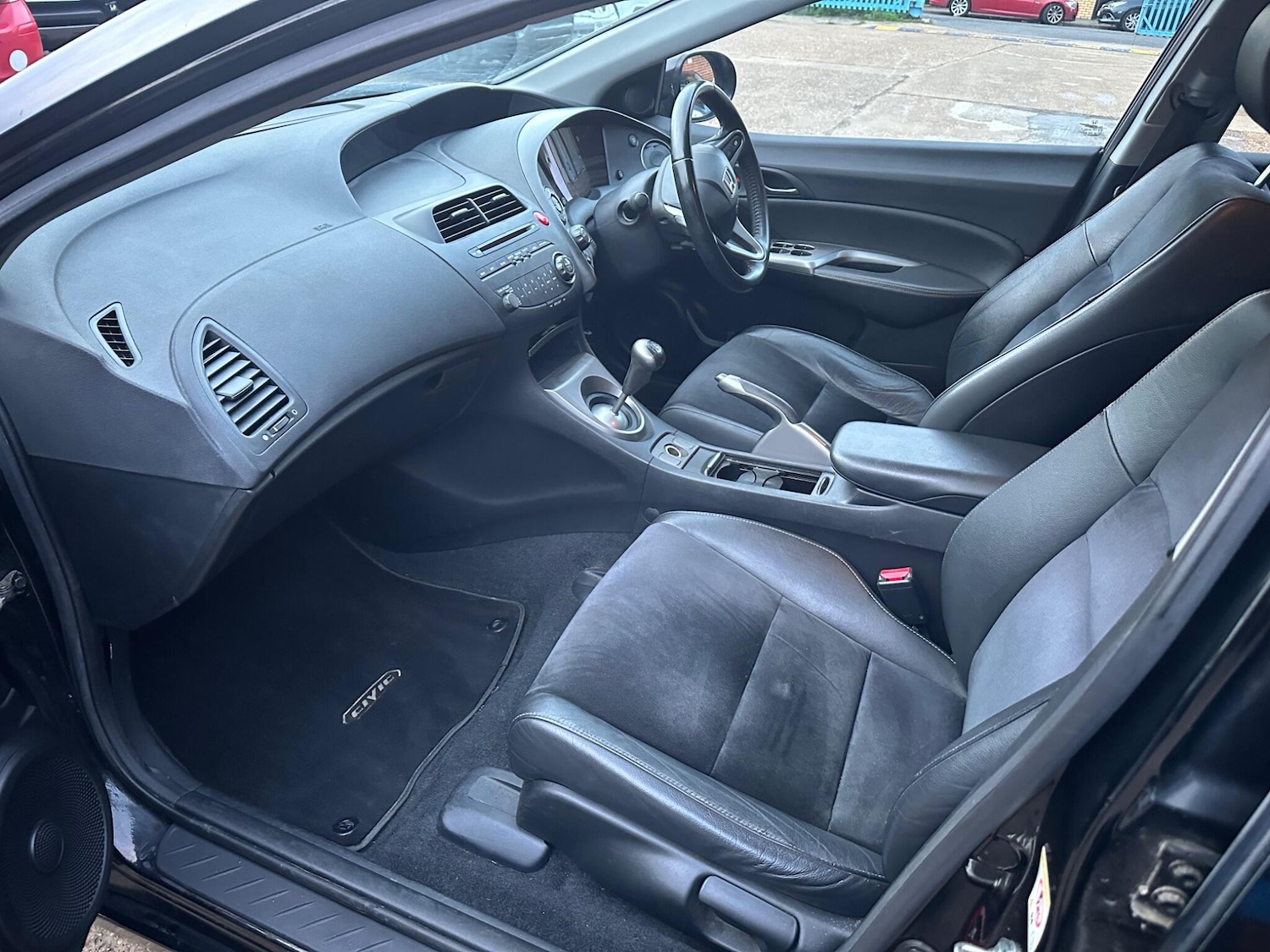 Used Honda Civic 2011 for sale - 76562208: Photo 16