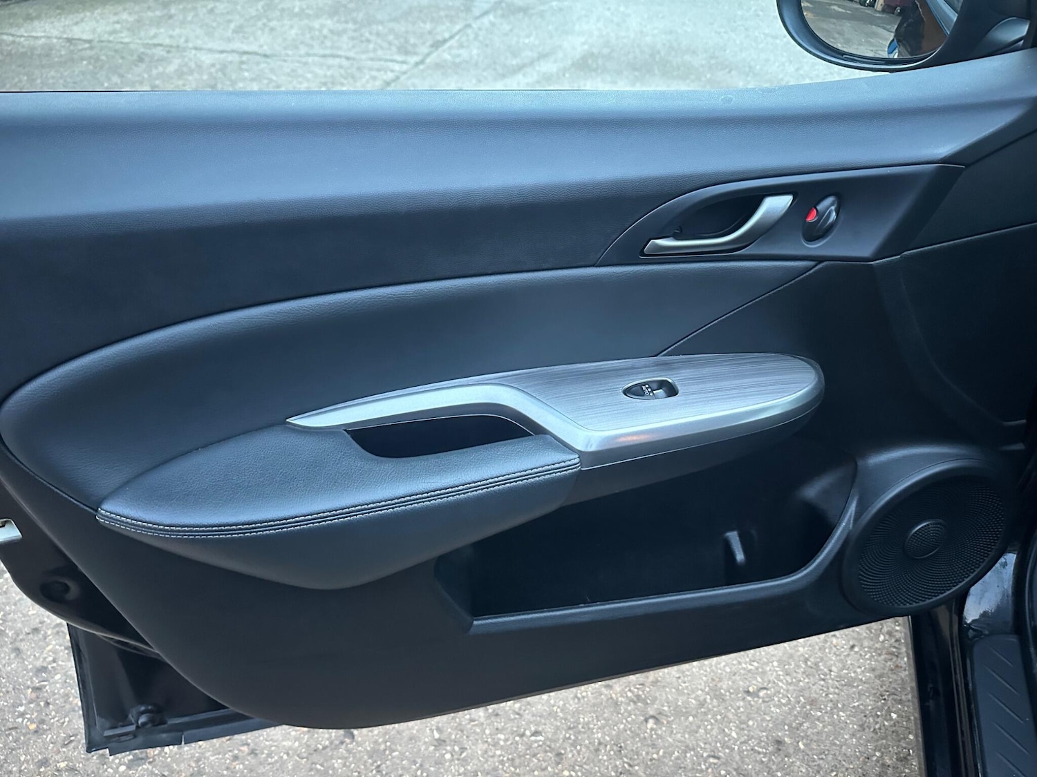 Used Honda Civic 2011 for sale - 76562208: Photo 20