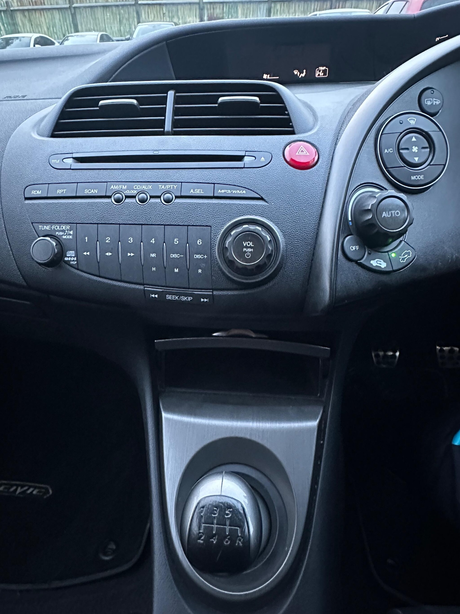 Used Honda Civic 2011 for sale - 76562208: Photo 32