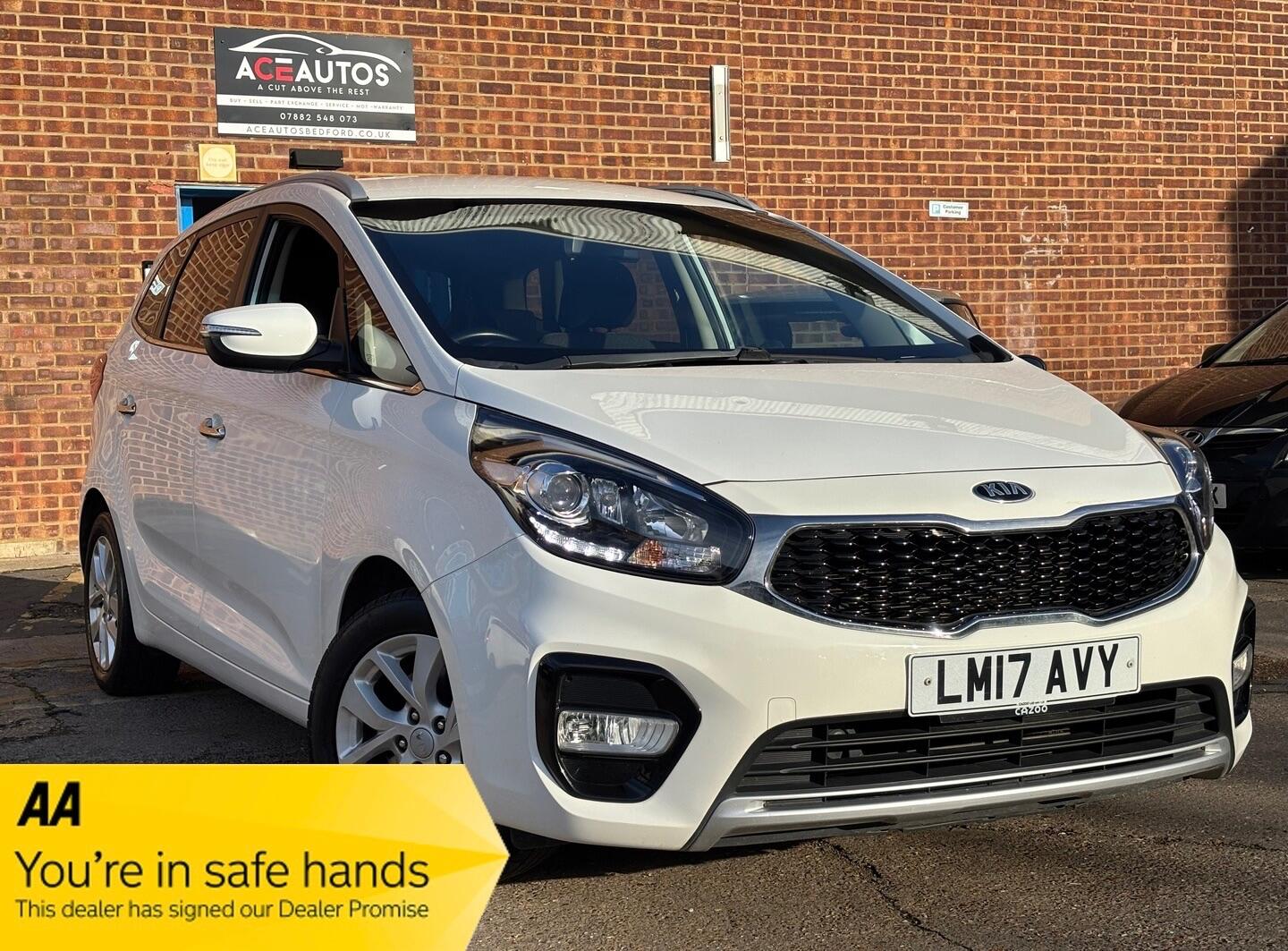 Used Kia Carens 2017 for sale - 76573200: Photo 1