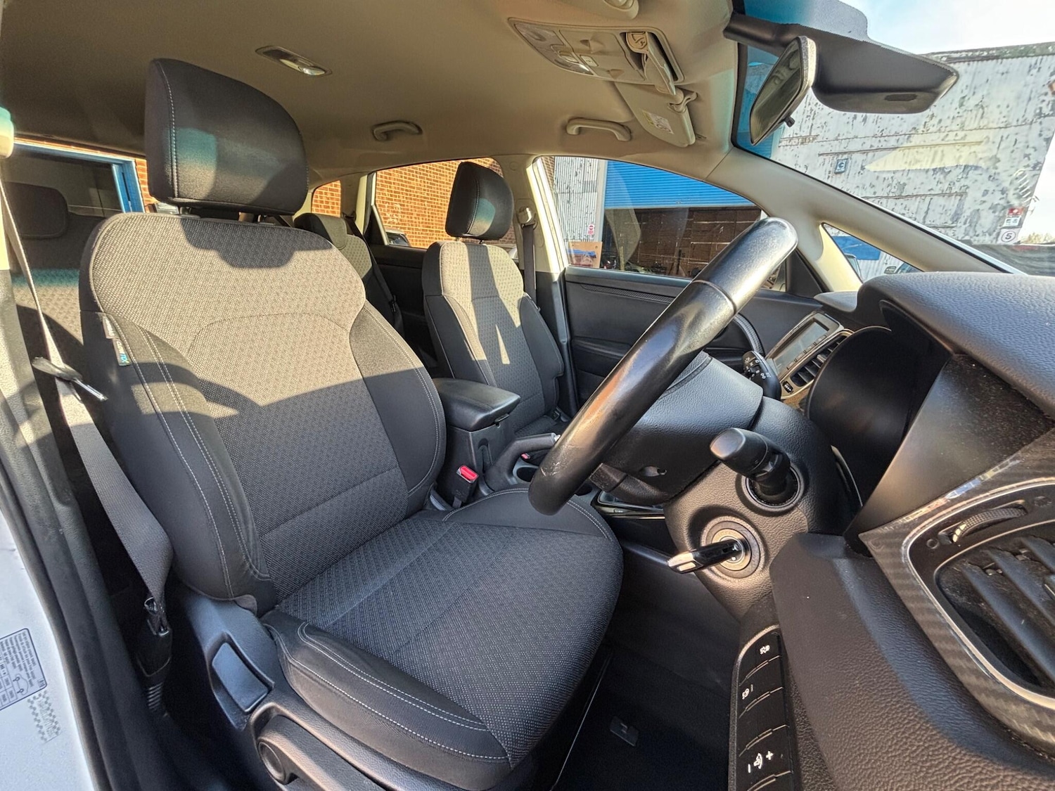 Used Kia Carens 2017 for sale - 76573200: Photo 15