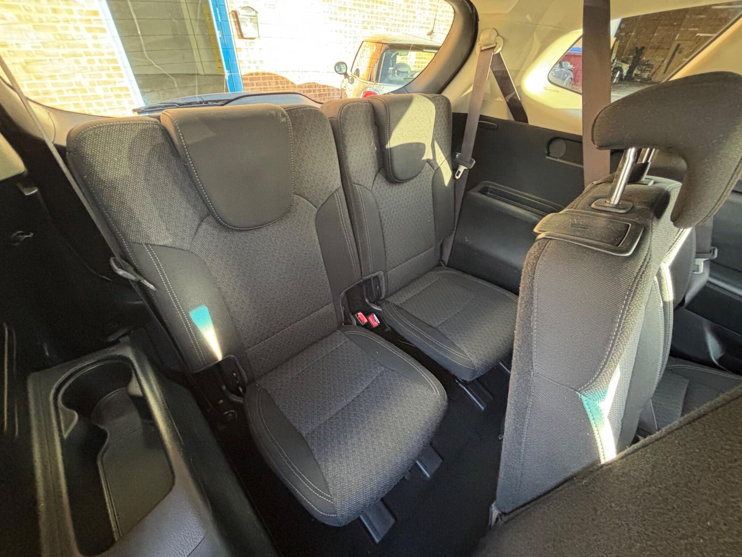 Used Kia Carens 2017 for sale - 76573200: Photo 18