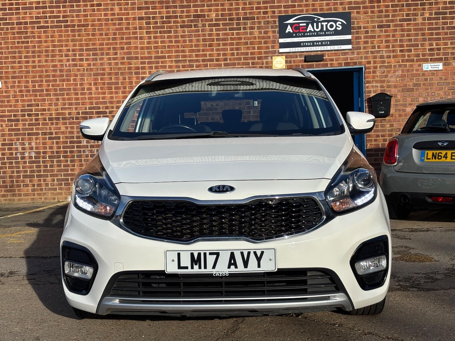 Used Kia Carens 2017 for sale - 76573200: Photo 2