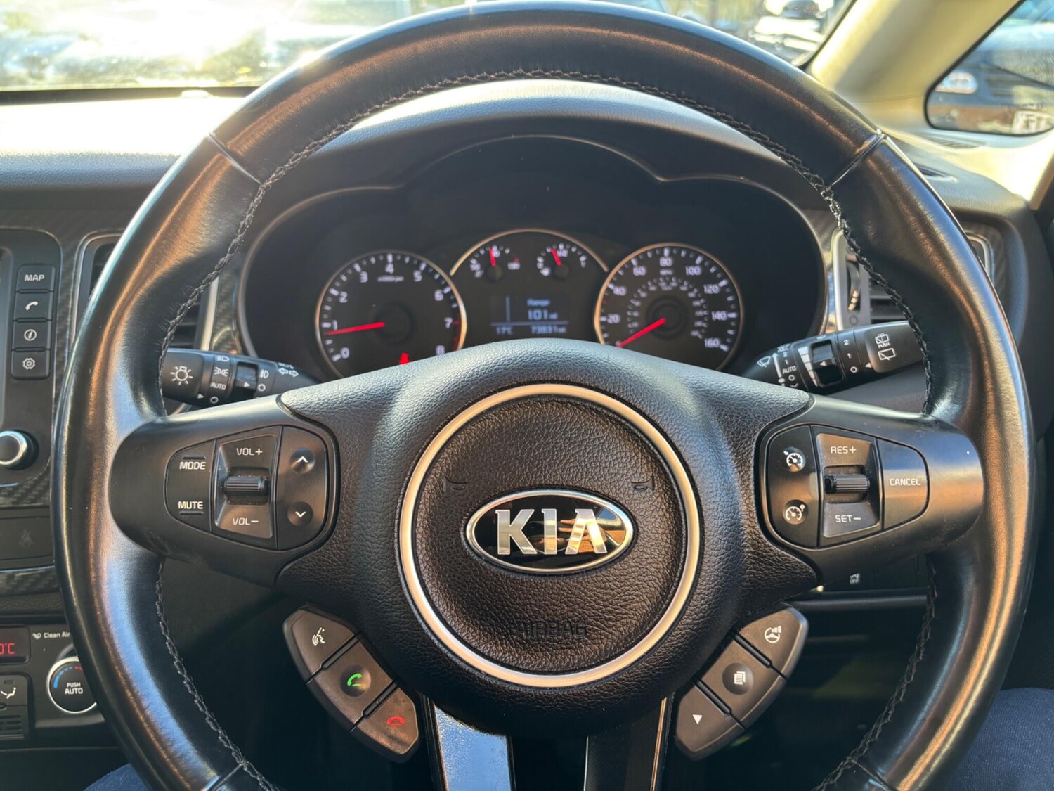 Used Kia Carens 2017 for sale - 76573200: Photo 25