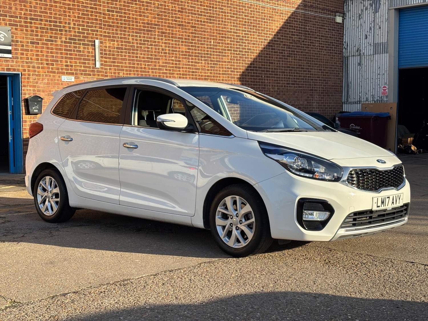 Used Kia Carens 2017 for sale - 76573200: Photo 9