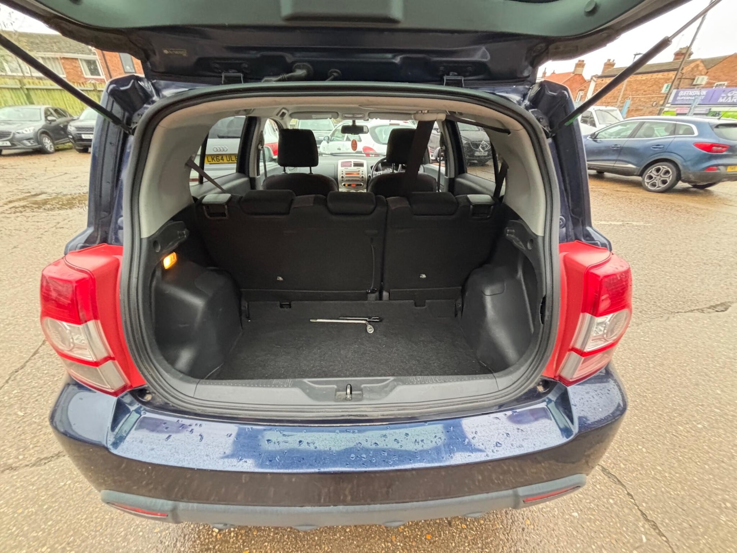 Used Toyota Urbancruiser 2010 for sale - 76765458: Photo 14