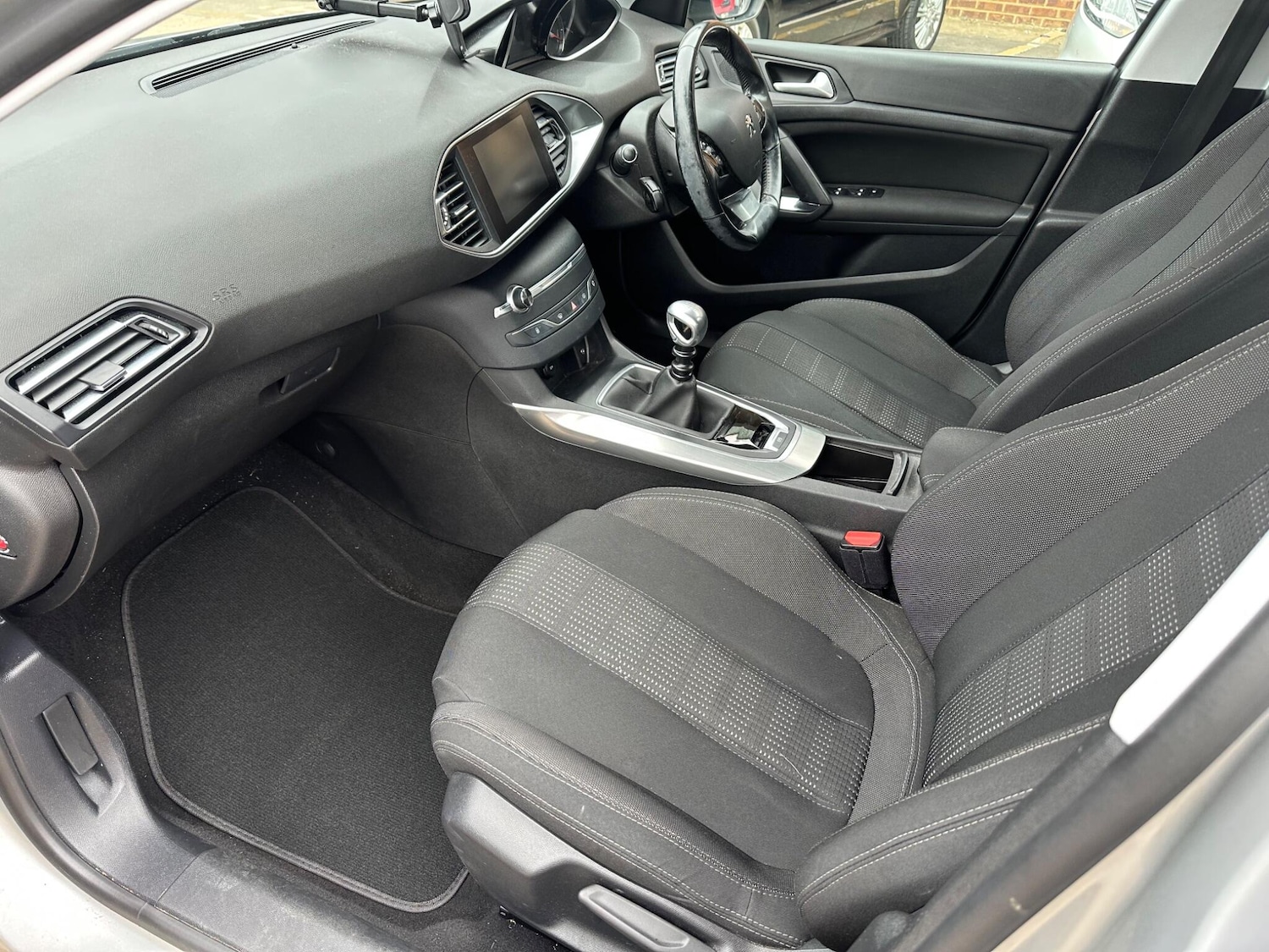 Used Peugeot 308 2017 for sale - 76314695: Photo 10