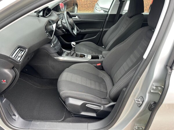 Used Peugeot 308 2017 for sale - 76314695: Photo 15