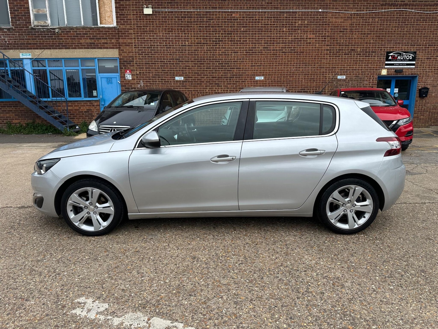 Used Peugeot 308 2017 for sale - 76314695: Photo 5