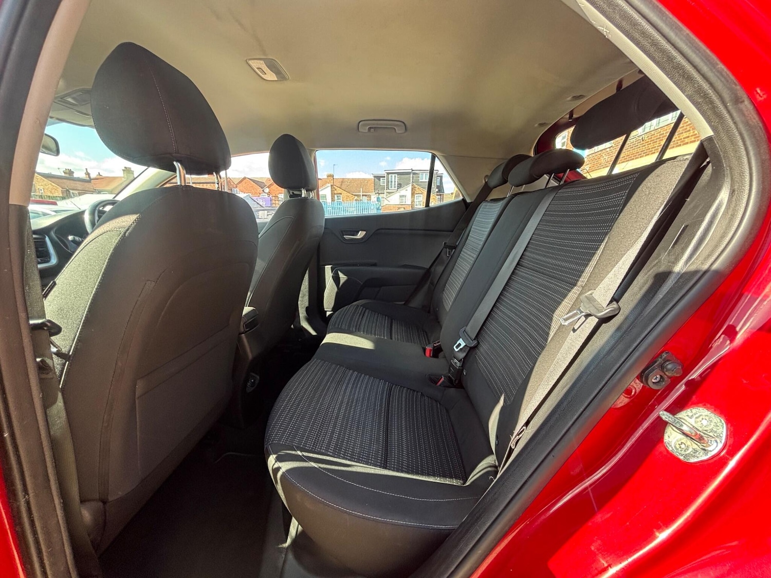 Used Kia Stonic 2018 for sale - 78116240: Photo 14