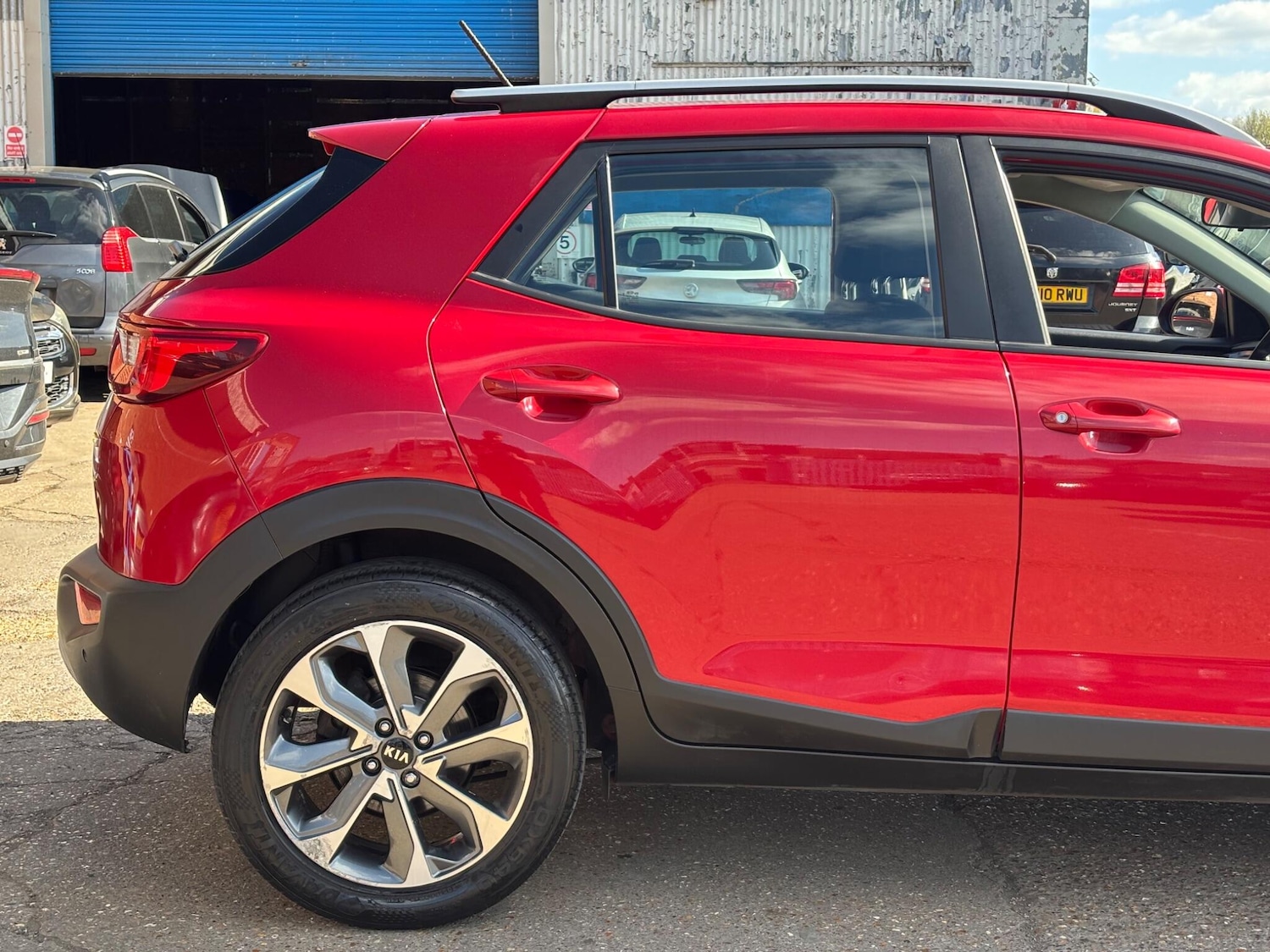 Used Kia Stonic 2018 for sale - 78116240: Photo 8