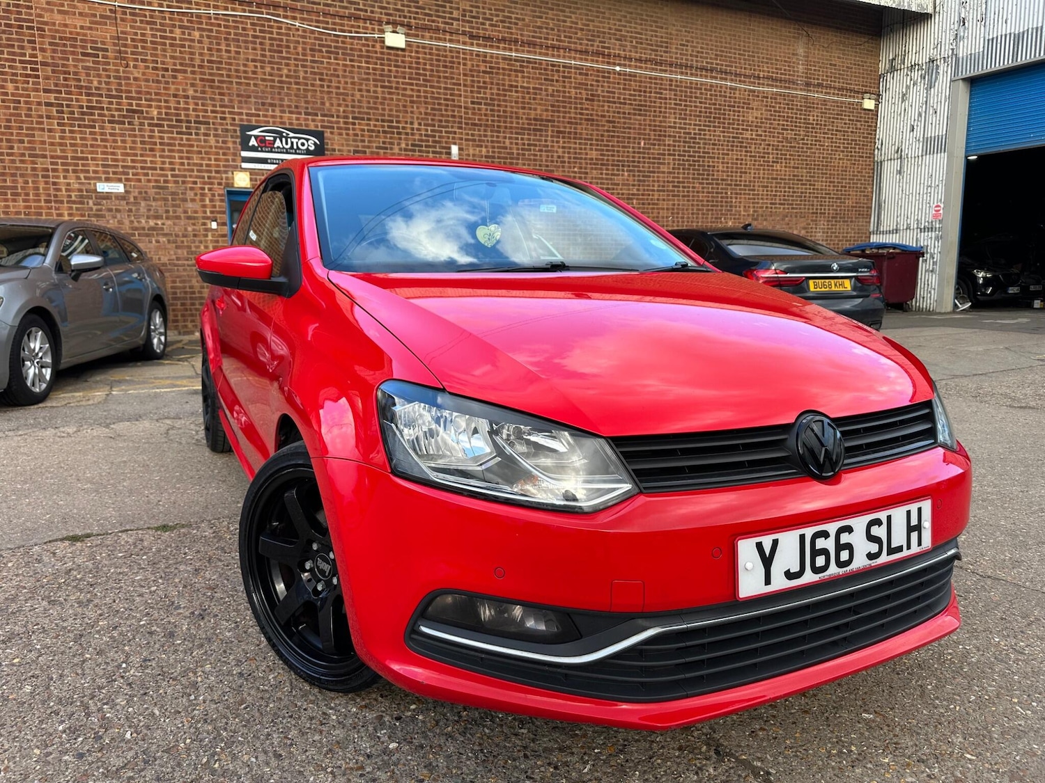 Used Volkswagen Polo 2017 for sale - 77057397: Photo 2