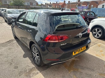 Used Volkswagen Golf 2018 for sale - 79601911: Photo