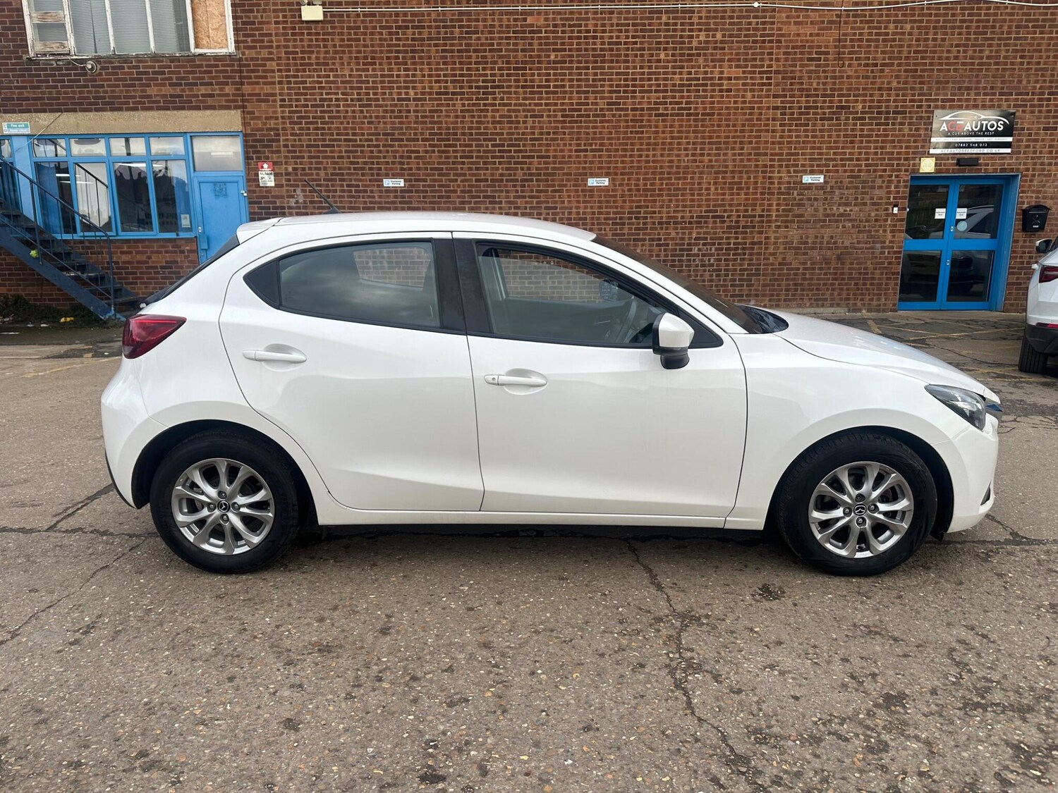 Used Mazda Mazda2 for sale - 77496099: Photo 11