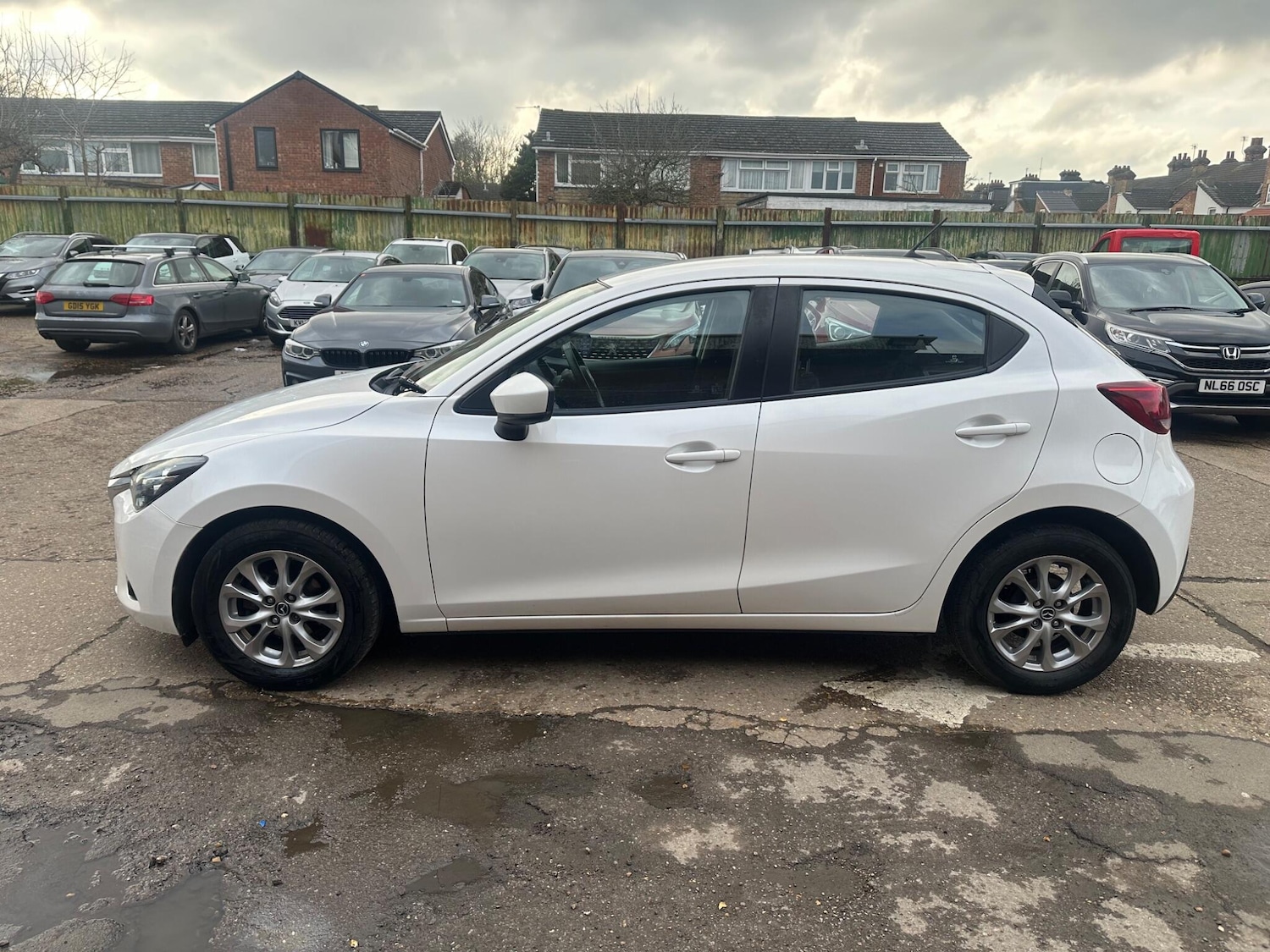 Used Mazda Mazda2 for sale - 77496099: Photo 9