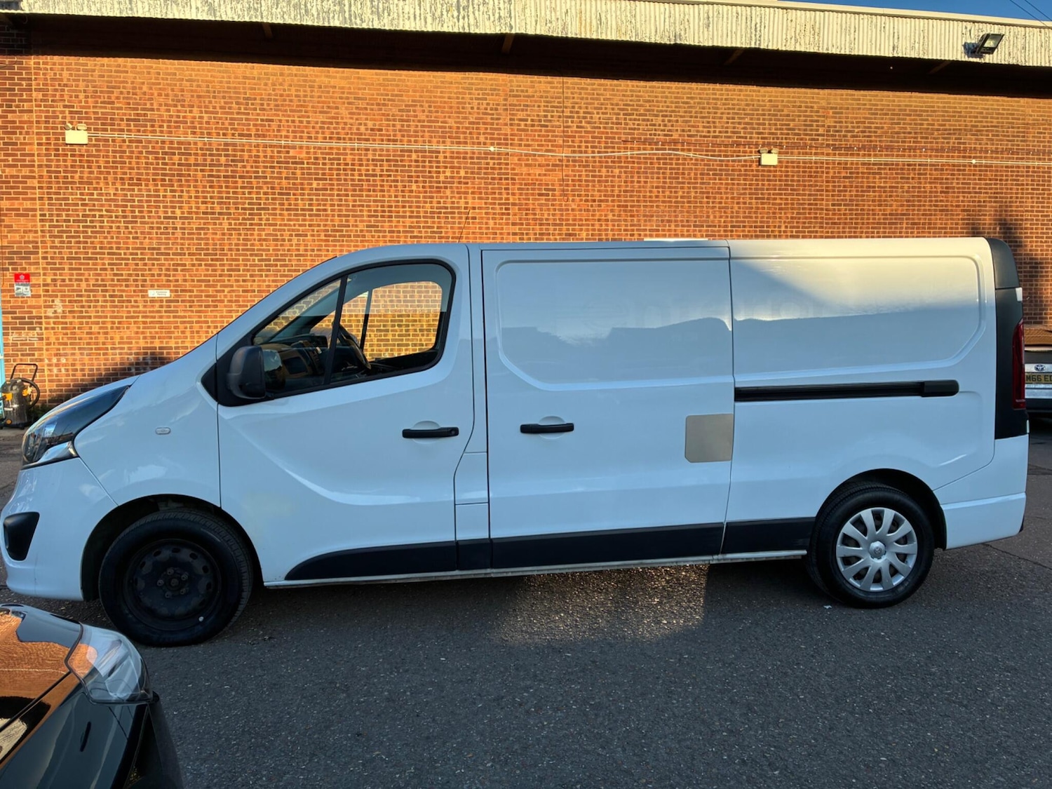 Used Vauxhall Vivaro 2018 for sale - 77098029: Photo 3
