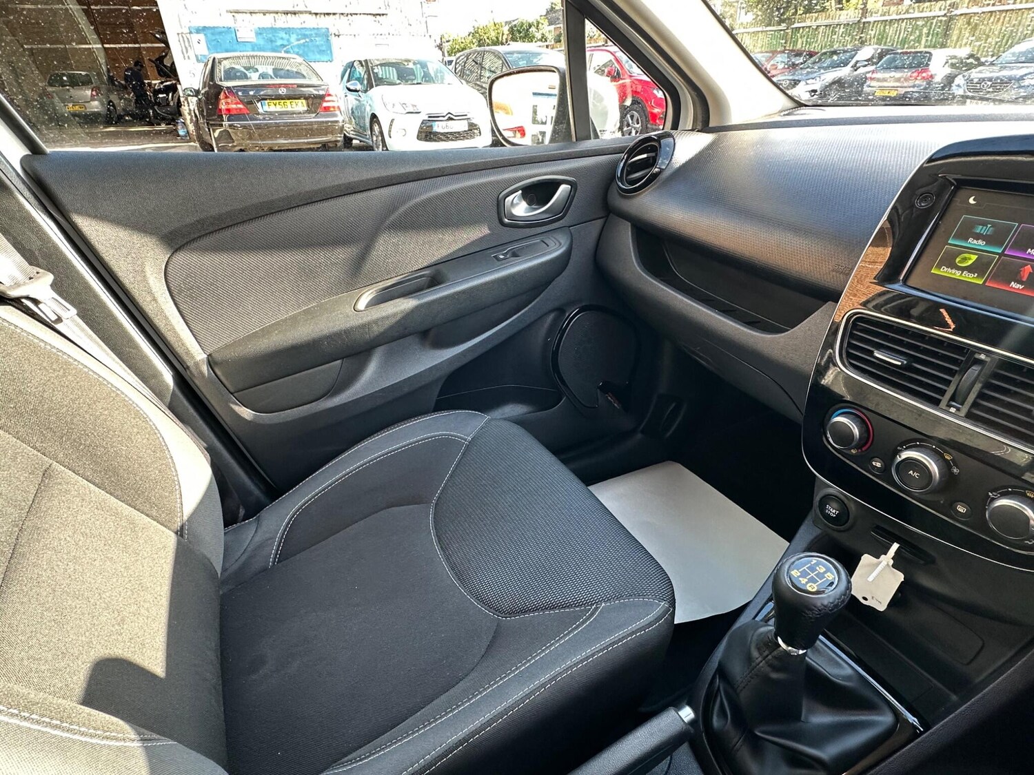 Used Renault Clio 2019 for sale - 75940717: Photo 29