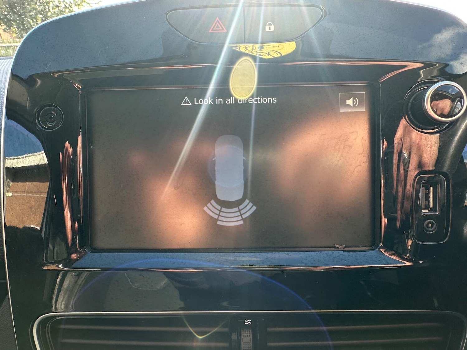 Used Renault Clio 2019 for sale - 75940717: Photo 31