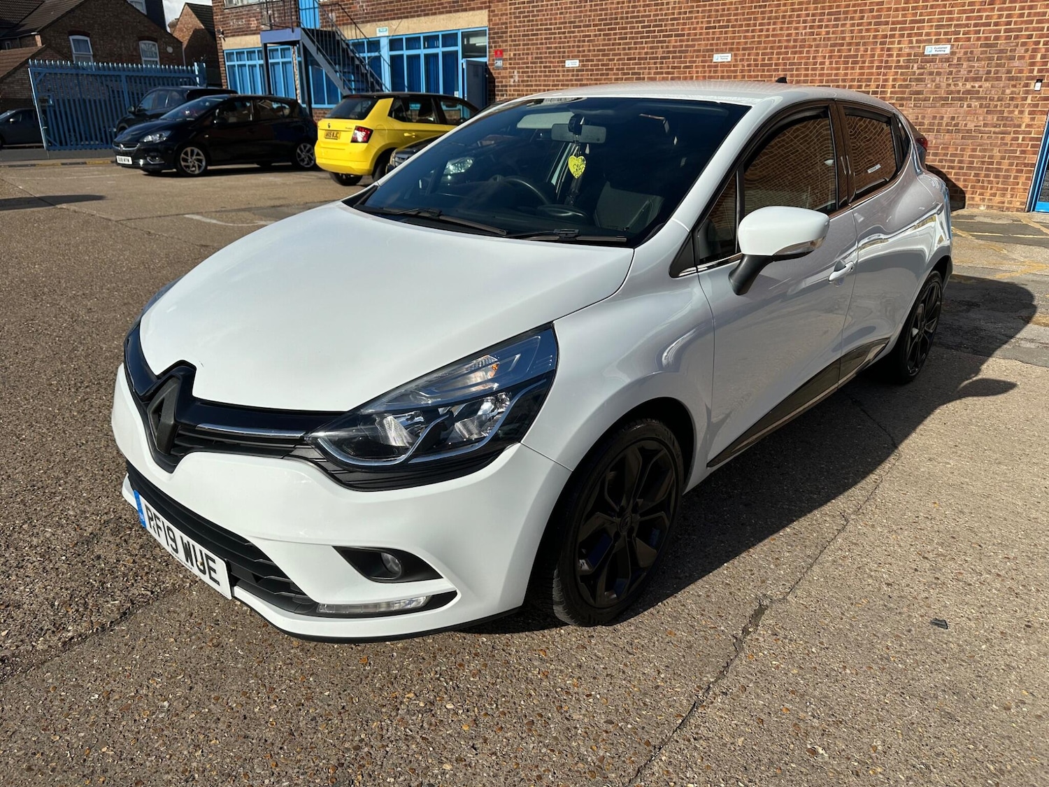 Used Renault Clio 2019 for sale - 75940717: Photo 5