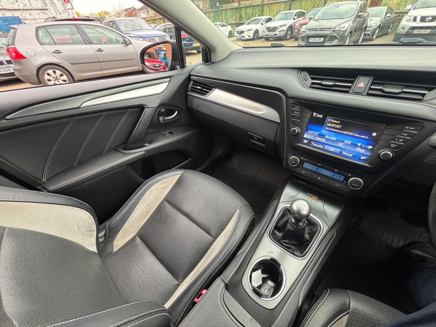 Used Toyota Avensis 2015 for sale - 77994148: Photo 21