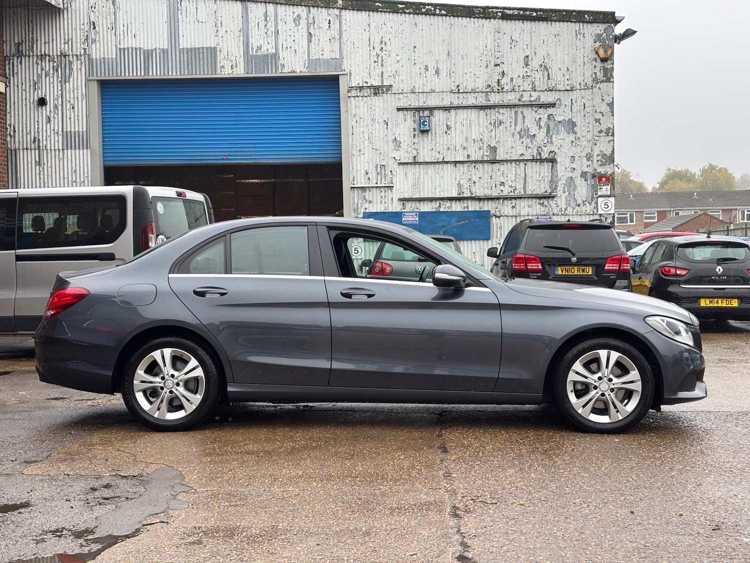 Used Mercedes-Benz C Class 2015 for sale - 76592928: Photo 10