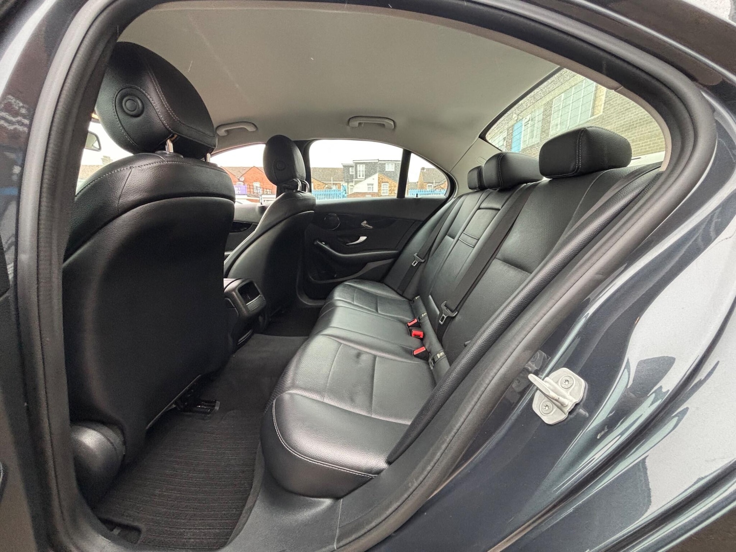 Used Mercedes-Benz C Class 2015 for sale - 76592928: Photo 15