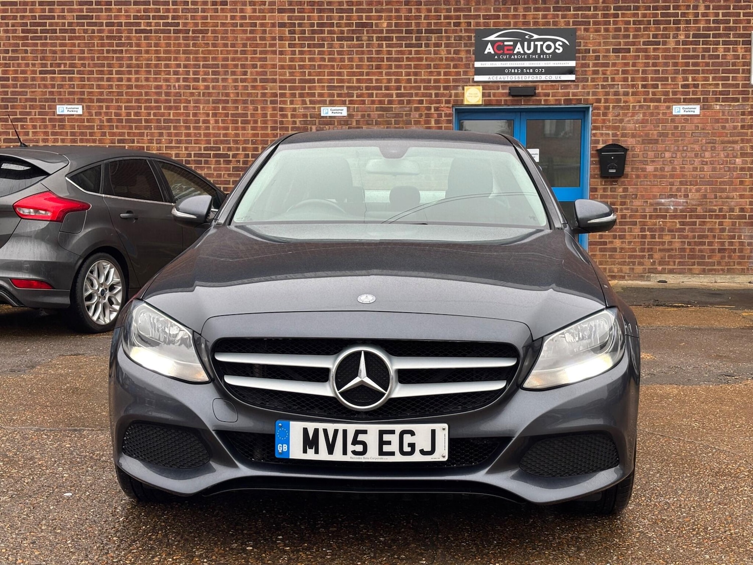 Used Mercedes-Benz C Class 2015 for sale - 76592928: Photo 2