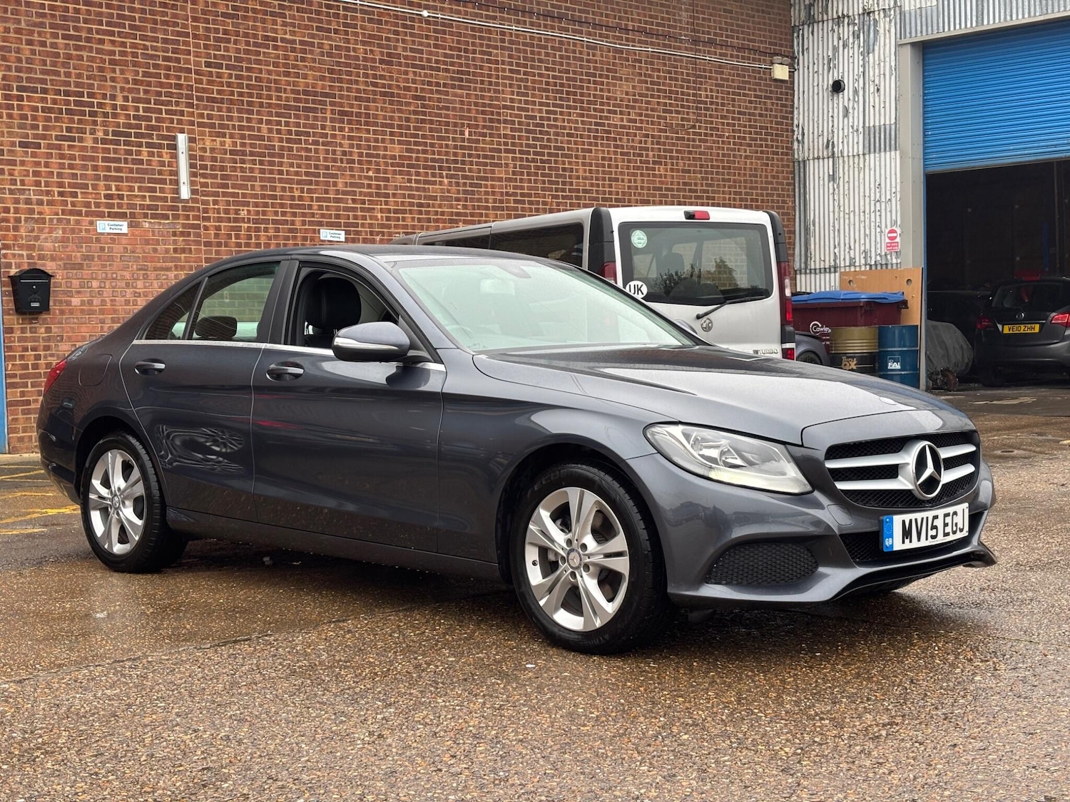 Used Mercedes-Benz C Class 2015 for sale - 76592928: Photo 6