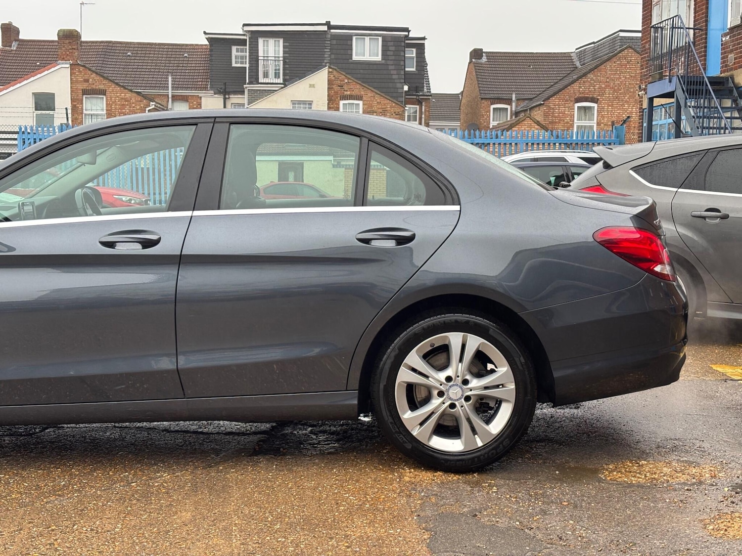 Used Mercedes-Benz C Class 2015 for sale - 76592928: Photo 7