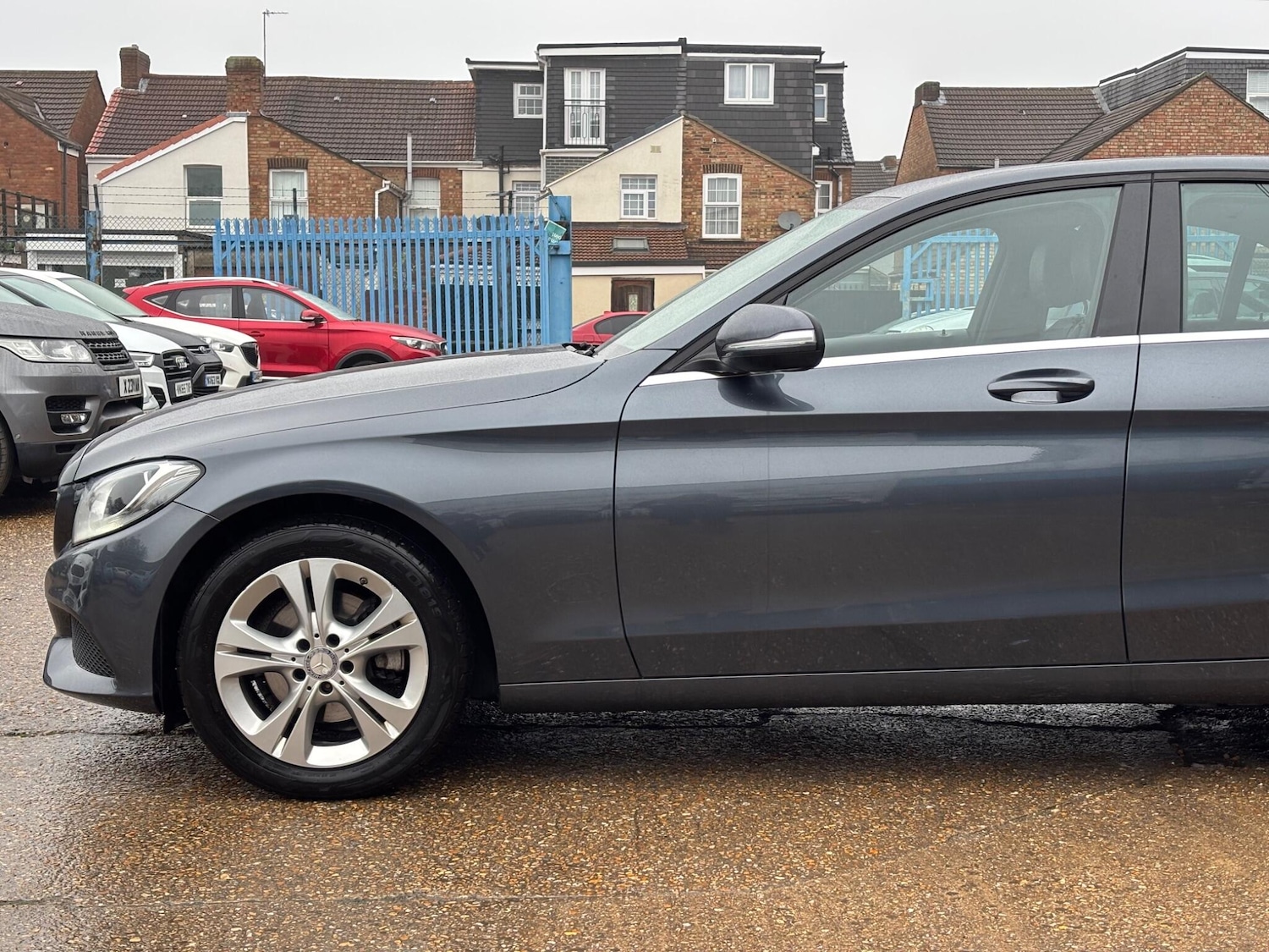 Used Mercedes-Benz C Class 2015 for sale - 76592928: Photo 8