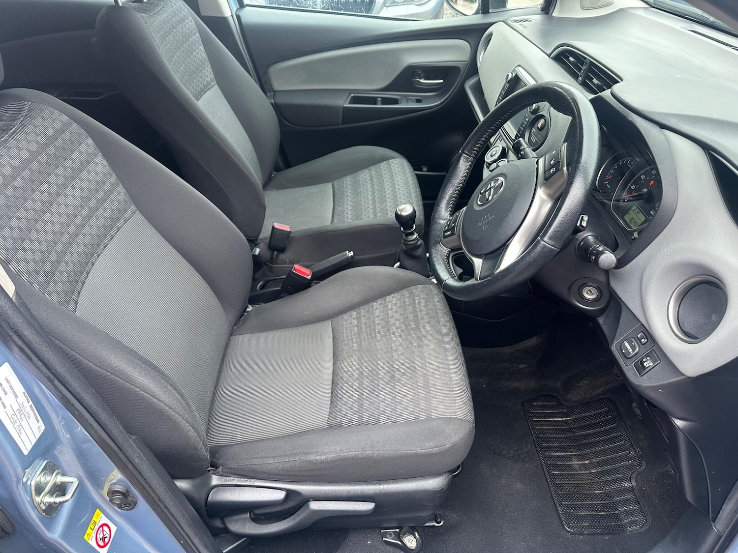 Used Toyota Yaris 2016 for sale - 77925204: Photo 11