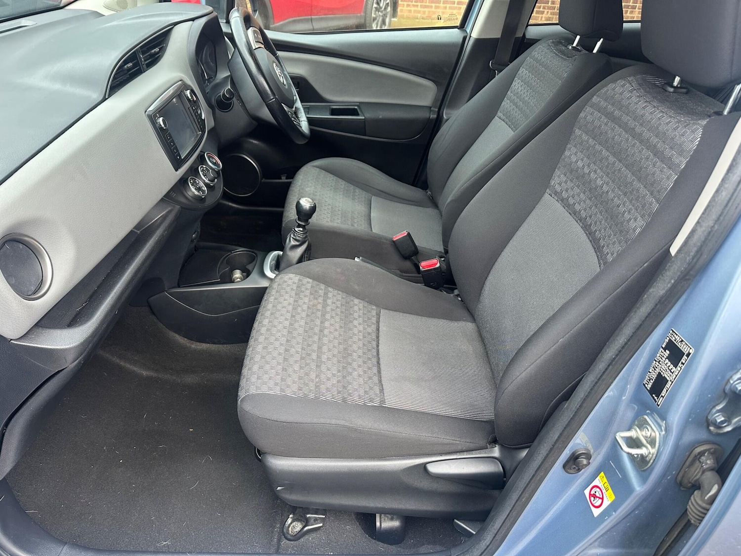 Used Toyota Yaris 2016 for sale - 77925204: Photo 30