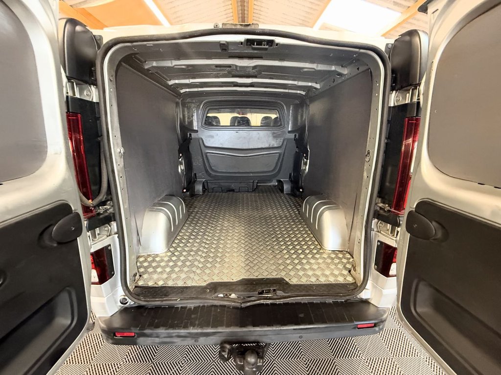 Used Vauxhall Vivaro 2019 for sale - 77360239: Photo 13