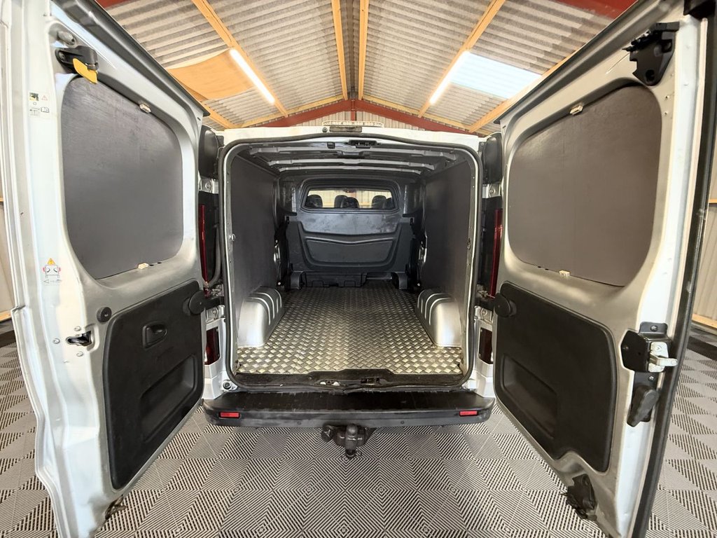 Used Vauxhall Vivaro 2019 for sale - 77360239: Photo 23