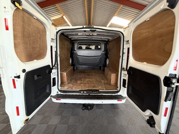 Used Vauxhall Vivaro 2016 for sale - 76173165: Photo 30