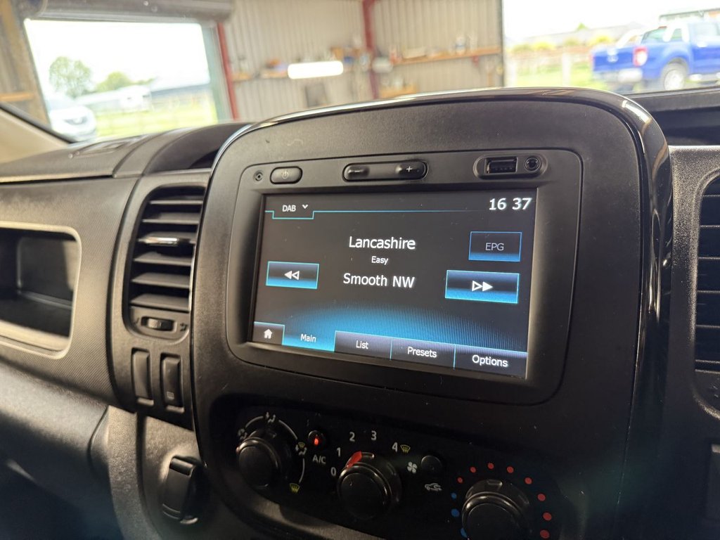 Used Vauxhall Vivaro 2018 for sale - 76286104: Photo 26