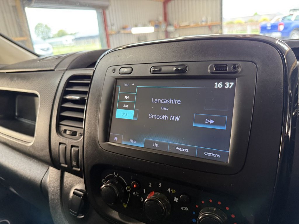 Used Vauxhall Vivaro 2018 for sale - 76286104: Photo 37