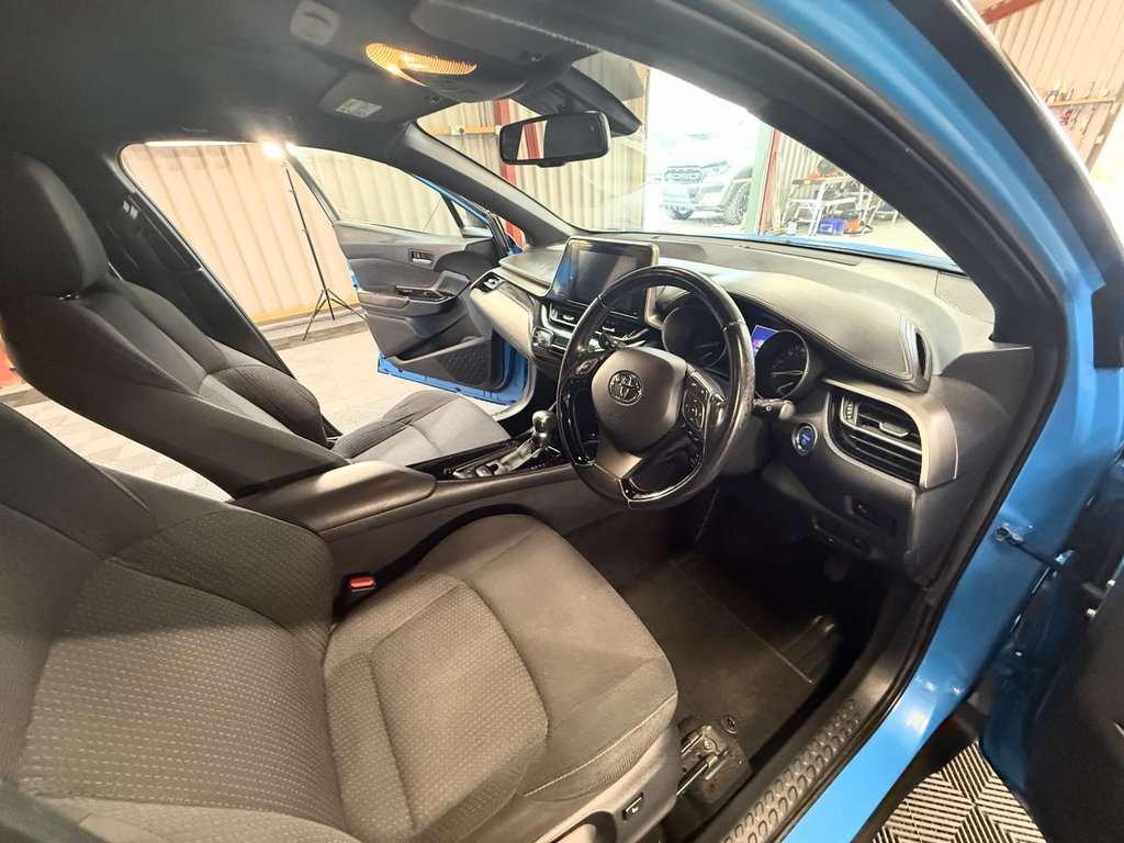 Used Toyota C-HR 2018 for sale - 77512530: Photo 15