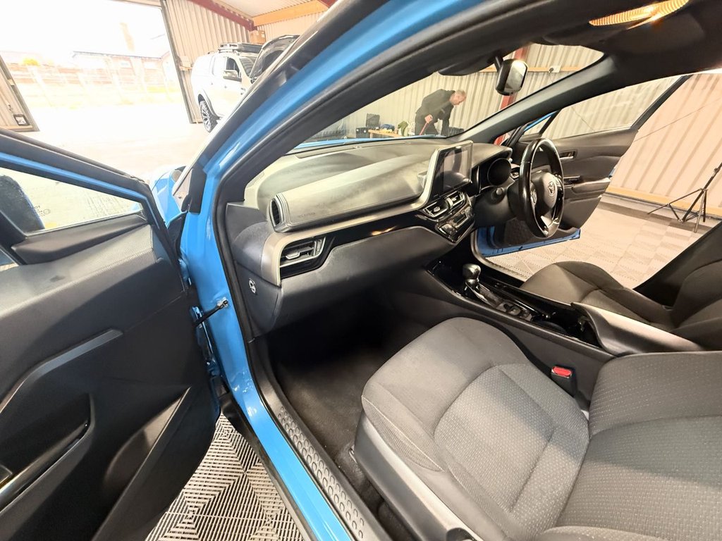 Used Toyota C-HR 2018 for sale - 77512530: Photo 33