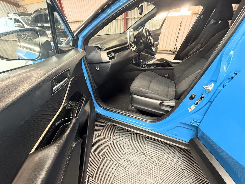 Used Toyota C-HR 2018 for sale - 77512530: Photo 47