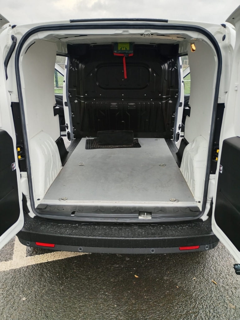 Used Vauxhall Combo 2016 for sale - 77115215: Photo 18
