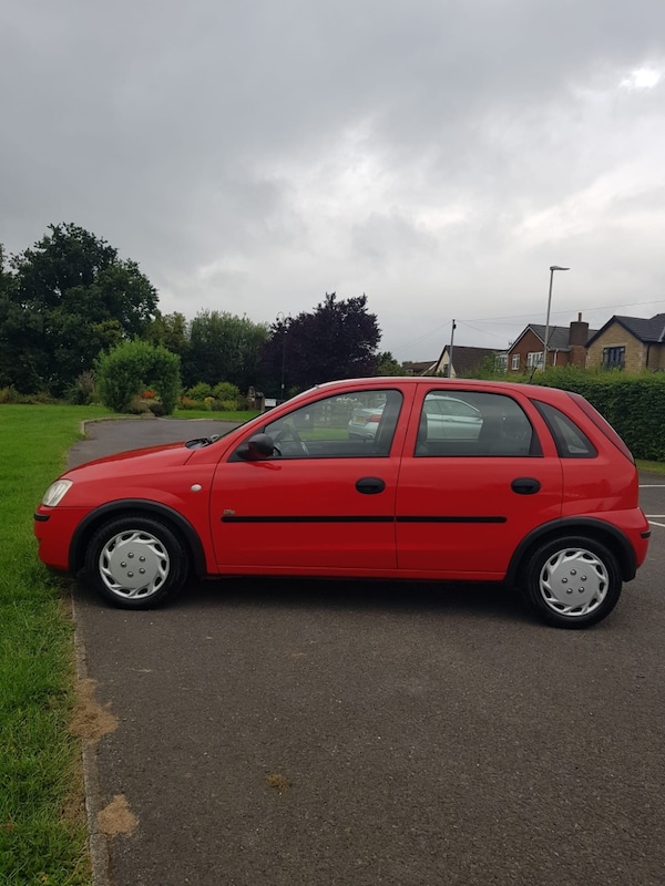 Used Vauxhall Corsa 2003 for sale - 75408318: Photo 2