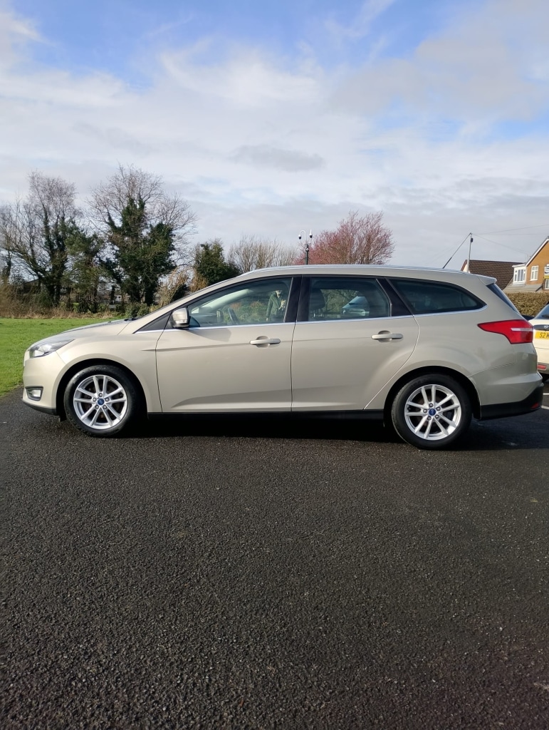 Used Ford Focus 2015 for sale - 77652421: Photo 2