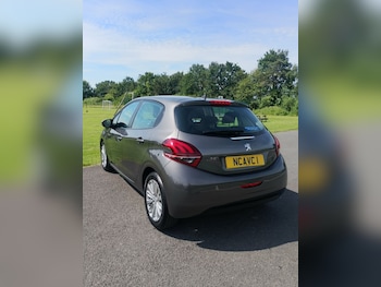 Used Peugeot 208 2018 for sale - 78972316: Photo