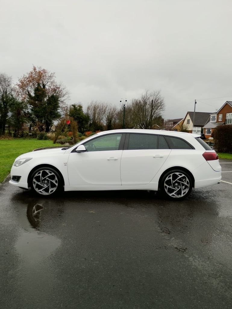 Used Vauxhall Insignia 2015 for sale - 76817472: Photo 2