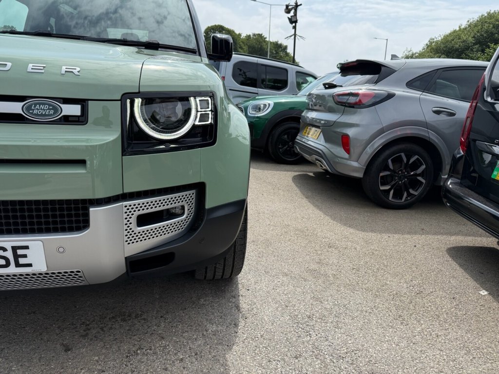 Used Land Rover Defender 2023 for sale - 76706410: Photo 11