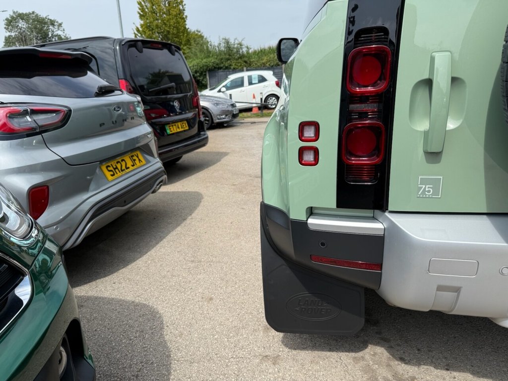 Used Land Rover Defender 2023 for sale - 76706410: Photo 12