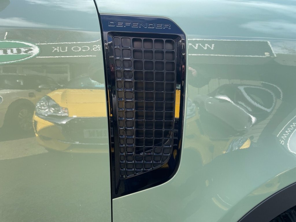 Used Land Rover Defender 2023 for sale - 76706410: Photo 14