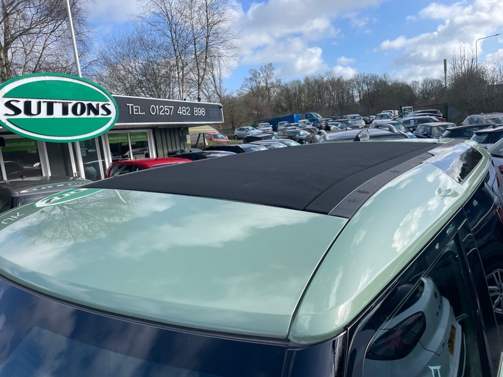 Used Land Rover Defender 2023 for sale - 76706410: Photo 17