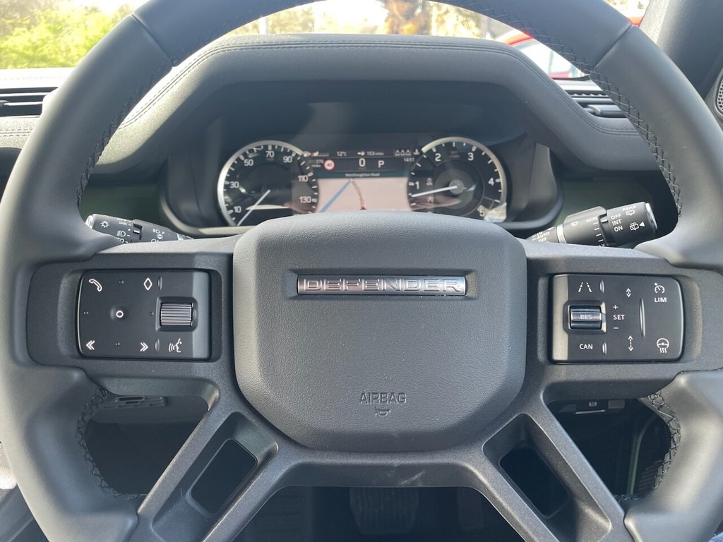 Used Land Rover Defender 2023 for sale - 76706410: Photo 20